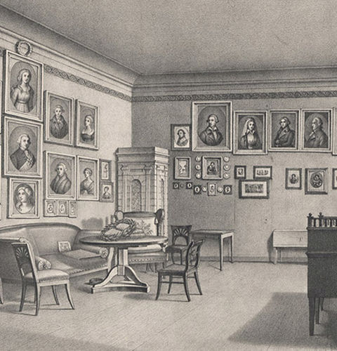 Das Bild zeigt ein Wohnzimmer in dem zahlreiche Porträts an der Wand hängen. Sie zeigen Männer und Frauen. Auf der linken Seite oben hängt über dem Porträt einer Frau ein Kranz. Ebenso liegt ein Lorbeerkranz auf dem Tisch vor dem Sofa. In ihm kann man den Namenszug Urania, der Muse der Sternenkunde erkennen. Insgesamt zeigt die Abbildung die Porträtsammlung von Elisa von der Recke, den so genannten  Freundschaftstempel, in dem sie Bilder ihrer Freunde und Freundinnen versammelte. Sie war mit vielen bekannten Personen (bspw. Friedrich Nicolai, Friedrich Gottlieb Klopstock, Johann Wilhelm Ludwig Gleim, Matthias Claudius, Johann Bernhard Basedow, Carl Philipp Emanuel Bach, Anton Graff, Johann Heinrich Wilhelm Tischbein, Immanuel Kant, Johann Georg Hamann, den Schauspieler Friedrich Ludwig Schröder, Johann Wolfgang von Goethe und Friedrich Schiller) im ausgehenden 18. Jahrhundert befreundet oder stand zumindest brieflich mit ihnen in Kontakt.