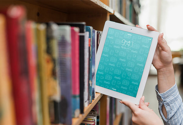 Europäische Aufklärung im Netz - E-Book-Reader - Designed by Freepik