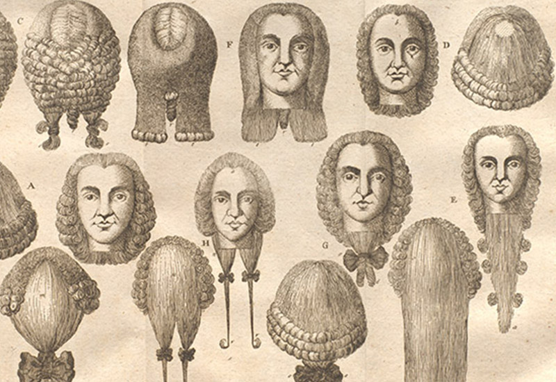 Verschiedene Perrücken, aber alle für Männer. Für Frauen wurde es erst später üblich sich mit riesigen , künstlichen Haarungetümen zu schmücken. Heute tragen die meisten eine, wenn sie keine oder nur noch wenig natürliche Haare haben.